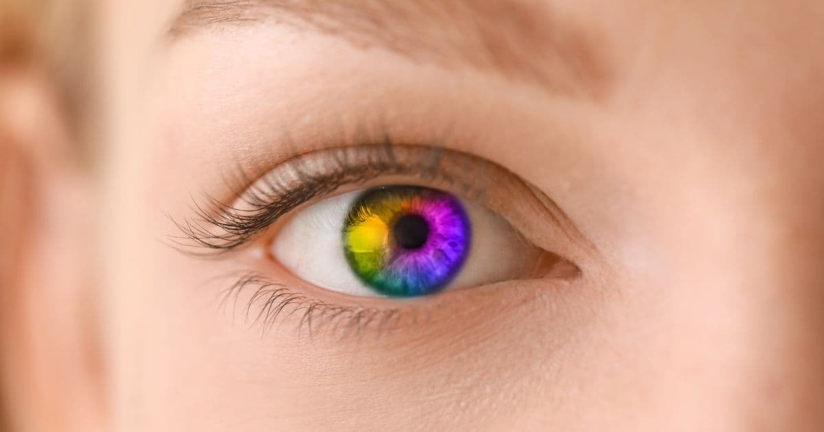 Coloured contact lenses for carnival parties